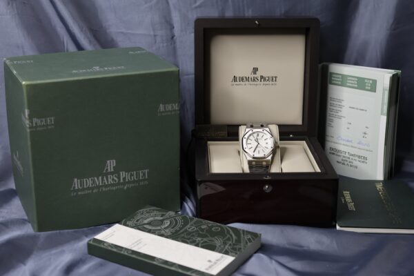 2011 Audemars Piguet Royal Oak 15300ST White Dial