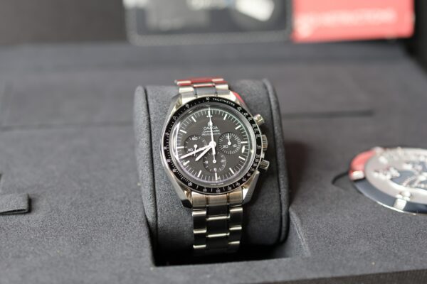 2020 Omega Speedmaster 310.30.42.50.01.001 Black Dial Hesalite
