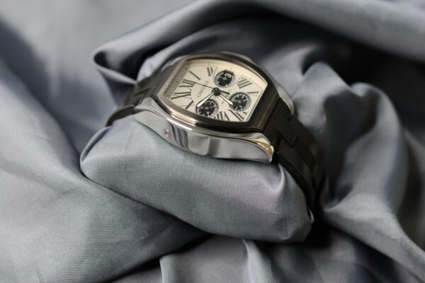 2016 Cartier Roadster 3405 Ivory Dial