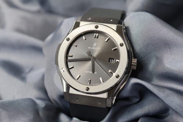 2025 Hublot Classic Fusion 542.NX.7071.RX Grey Sunray Dial