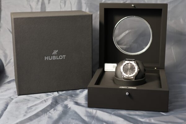 2025 Hublot Classic Fusion 542.NX.7071.RX Grey Sunray Dial