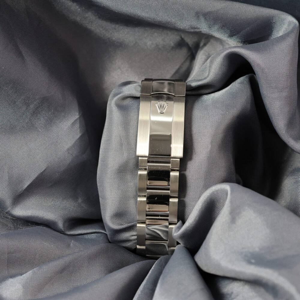 Rolex Datejust 41mm 126300 stainless steel bracelet clasp detail