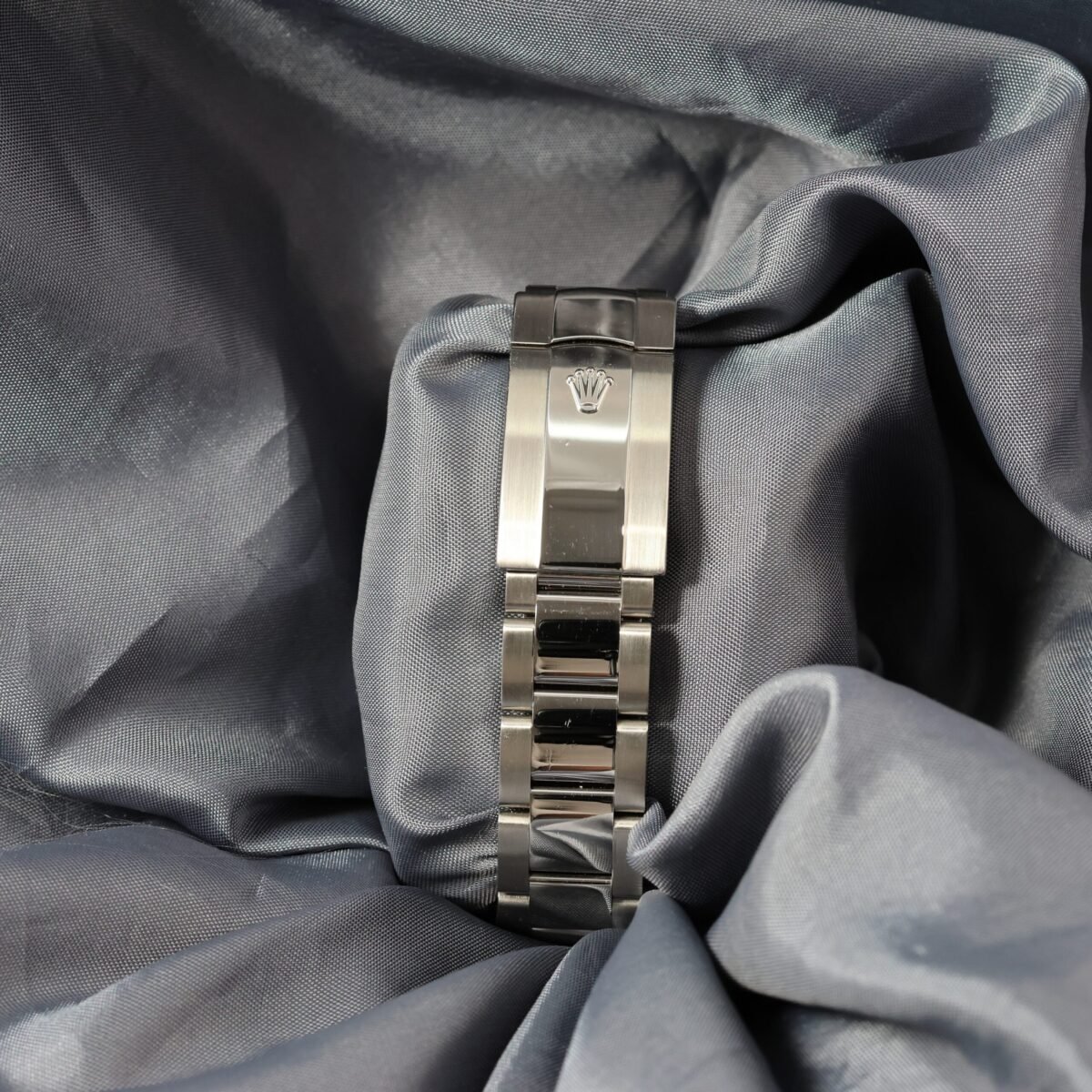 Rolex Datejust 41mm 126300 stainless steel bracelet clasp detail