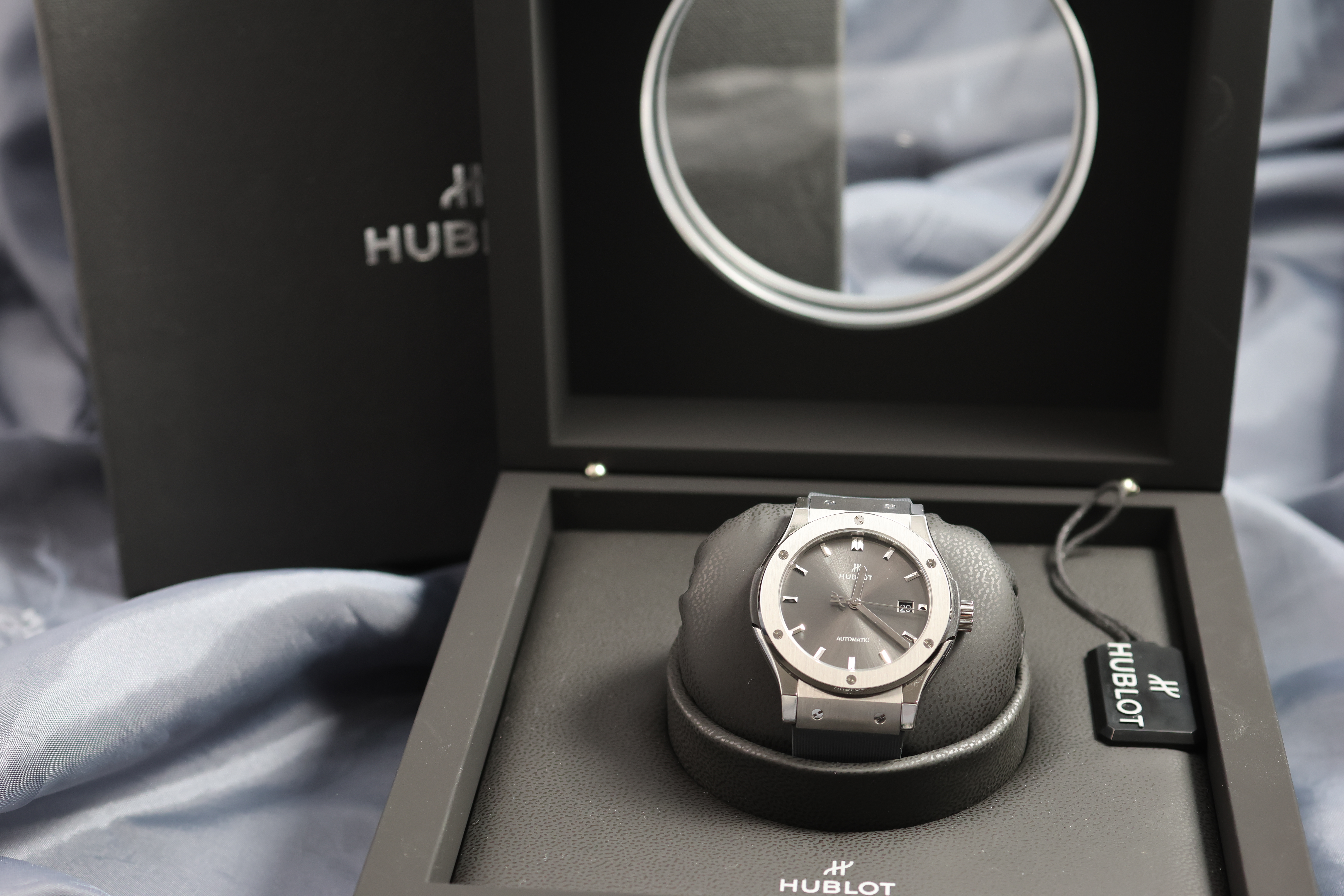 Hublot Classic Fusion Racing Grey Titanium 42mm Ref. 542.NX.7071.RX (2025)