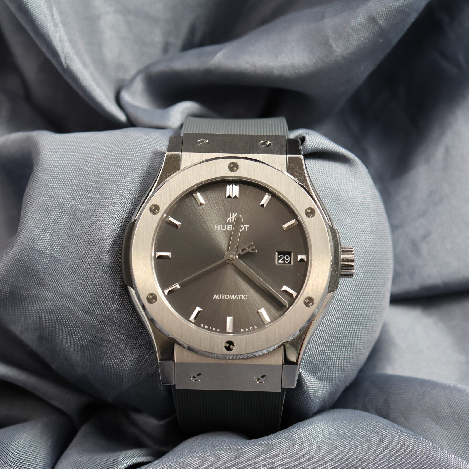 Hublot Classic Fusion Racing Grey Titanium 42mm Ref. 542.NX.7071.RX front view