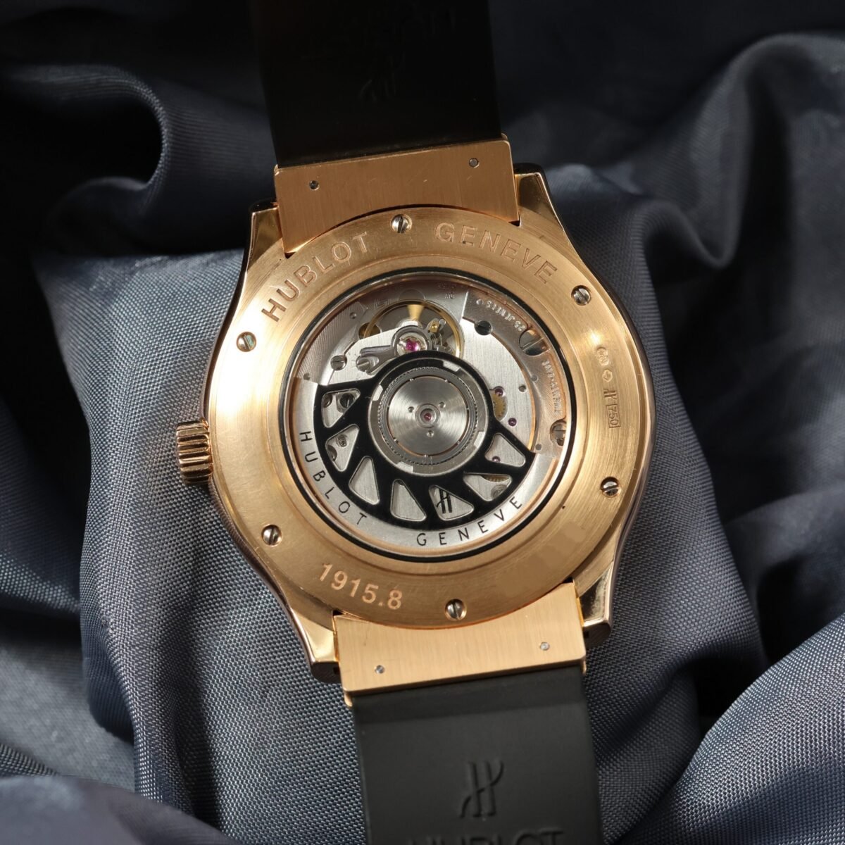 Caseback of the Hublot Classic Tradition 41.5mm Ref. 1915.NE10.8 in 18k yellow gold