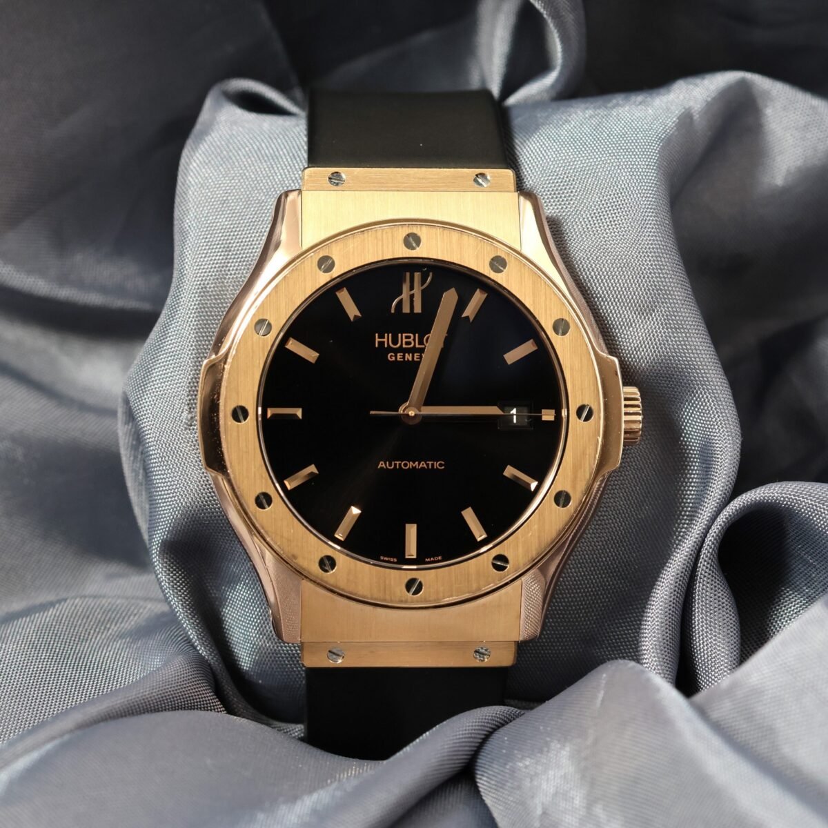 Hublot Classic Tradition 41.5mm Ref. 1915.NE10.8 black dial 18k yellow gold watch front view
