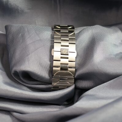 Panerai Luminor 1950 PAM01124 deployant clasp on leather strap