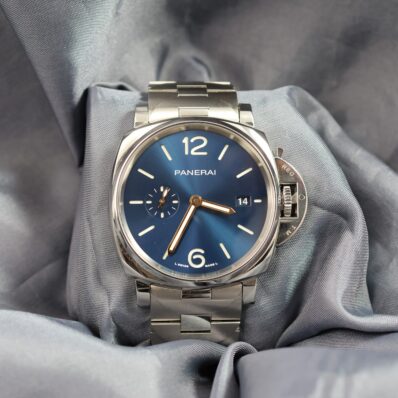 Panerai Luminor 1950 42mm PAM01124 blue dial automatic watch front view