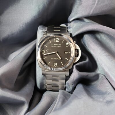 Panerai Luminor 1950 44mm PAM00328 black dial automatic watch front view