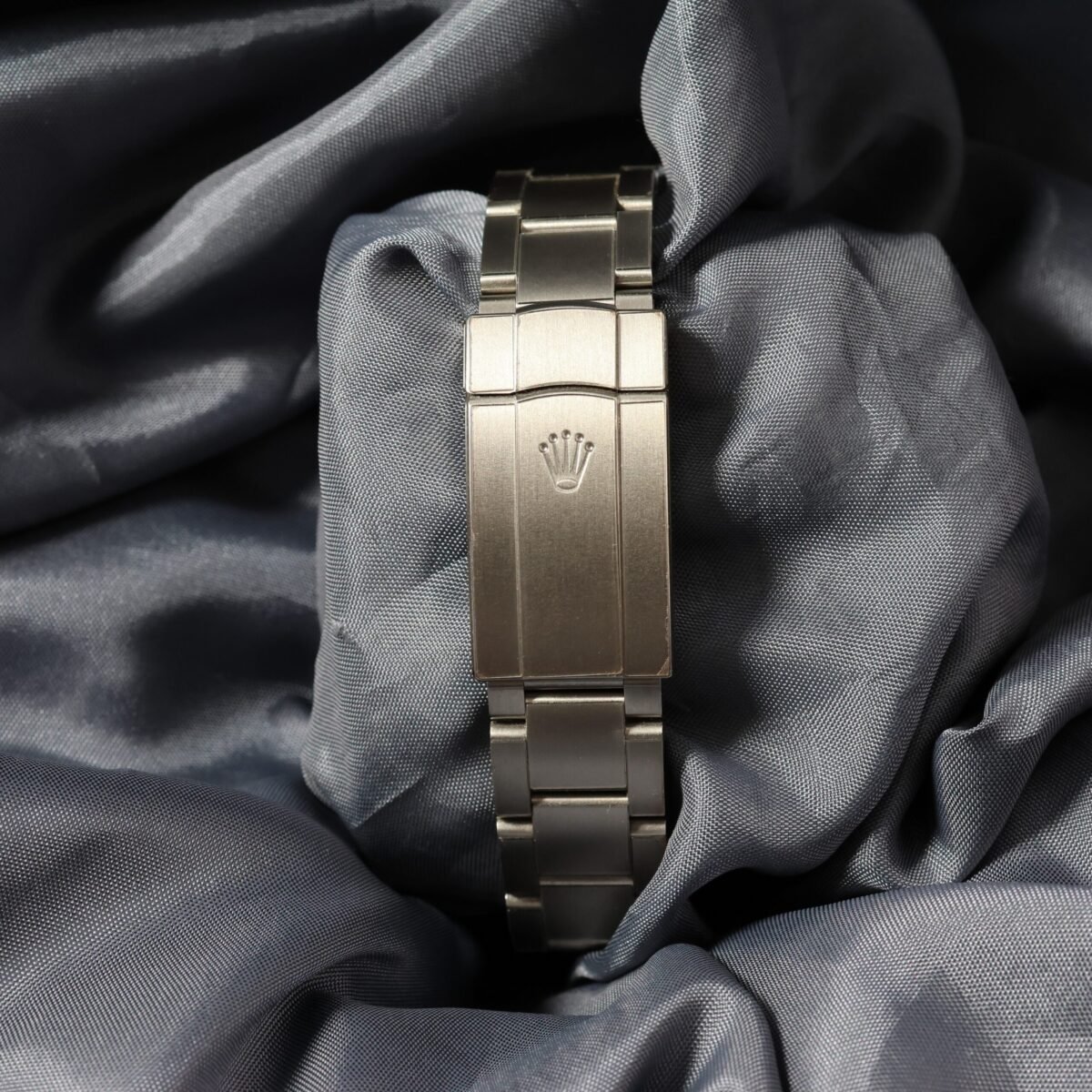 Oyster bracelet clasp of the Rolex Oyster Perpetual 41mm Ref. 124300.