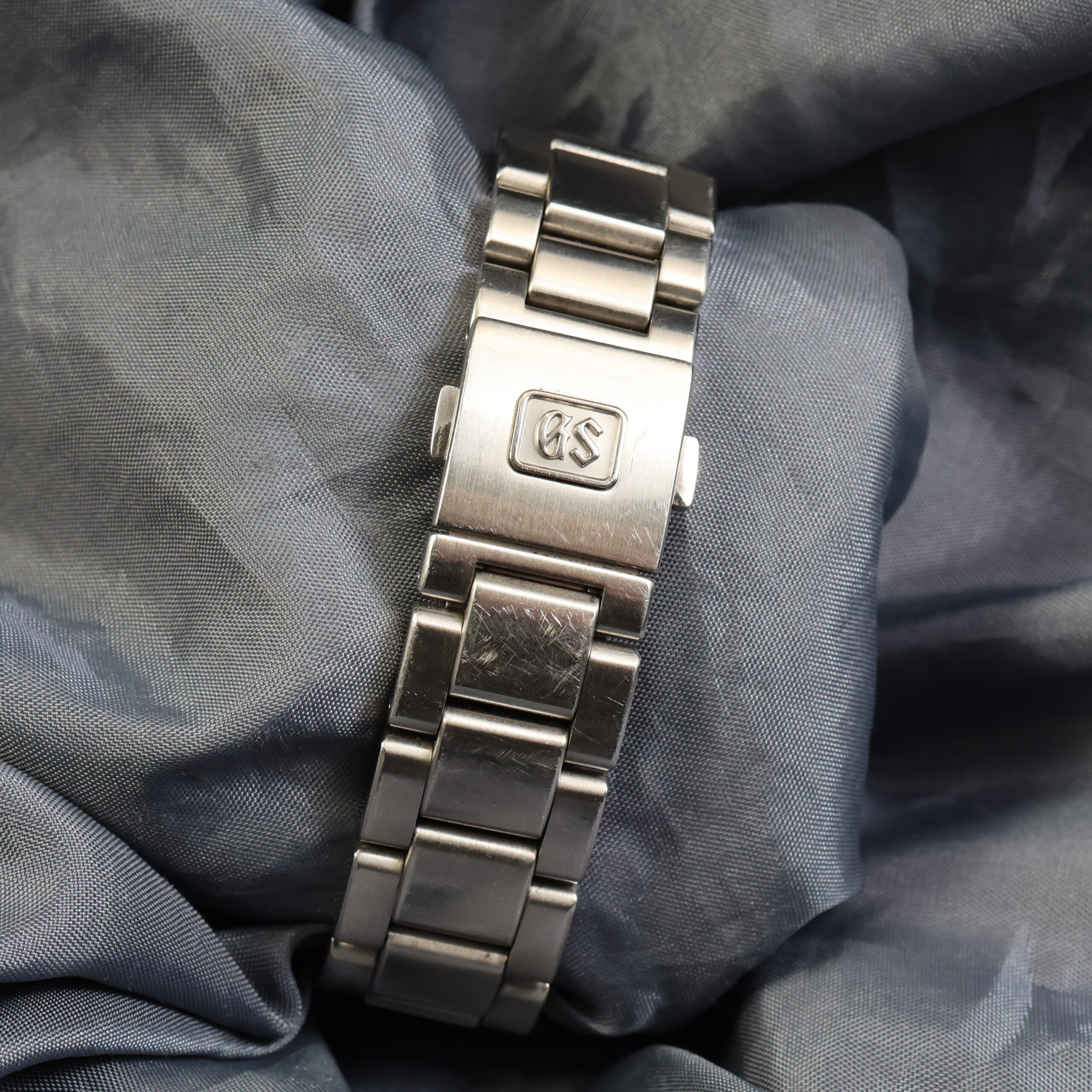 Grand Seiko Heritage 40mm Navy Blue Dial Steel Bracelet – Ref. SBGV225